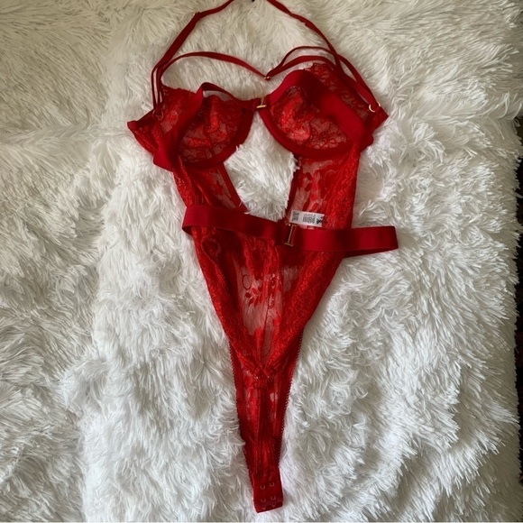 MAPALE RED LACE BODYSUIT - Picture 8 of 13